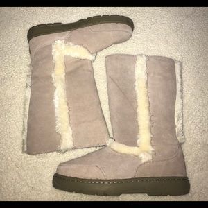 UGG Fur Boots size 10